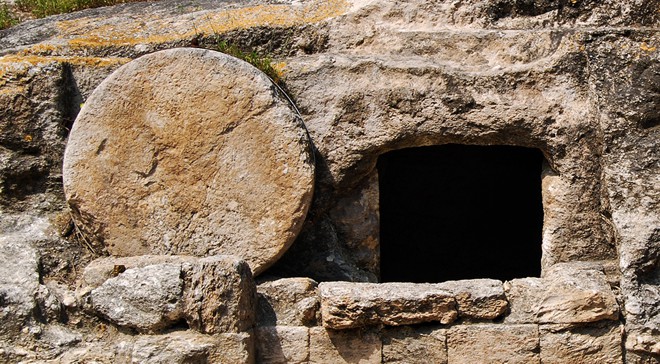 pedra sagrada entrada tumba sepulcro simbolo ressurreicao